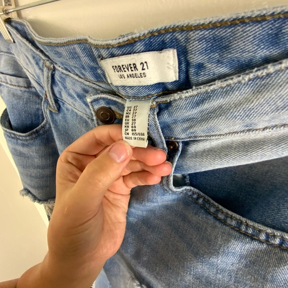 Forever 21 | Distressed Skinny Jeans - Picture 4 of 5